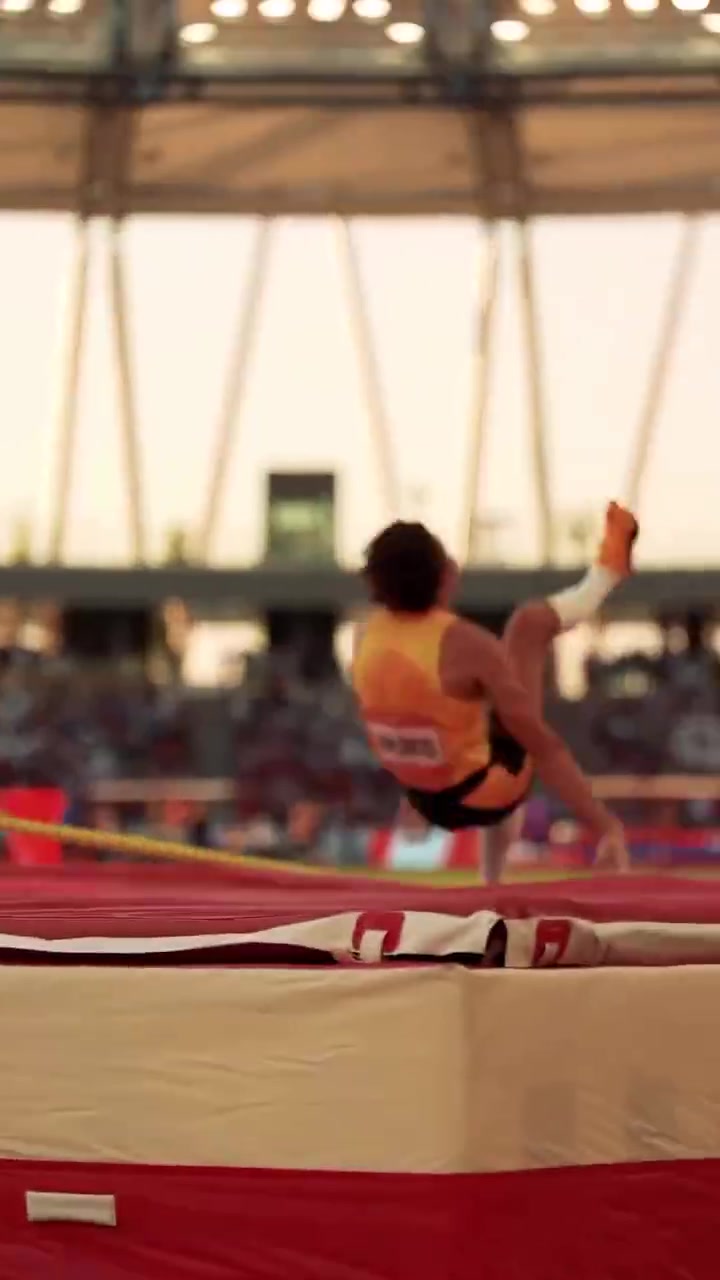 打破纪录！匈牙利选手获得划船金牌