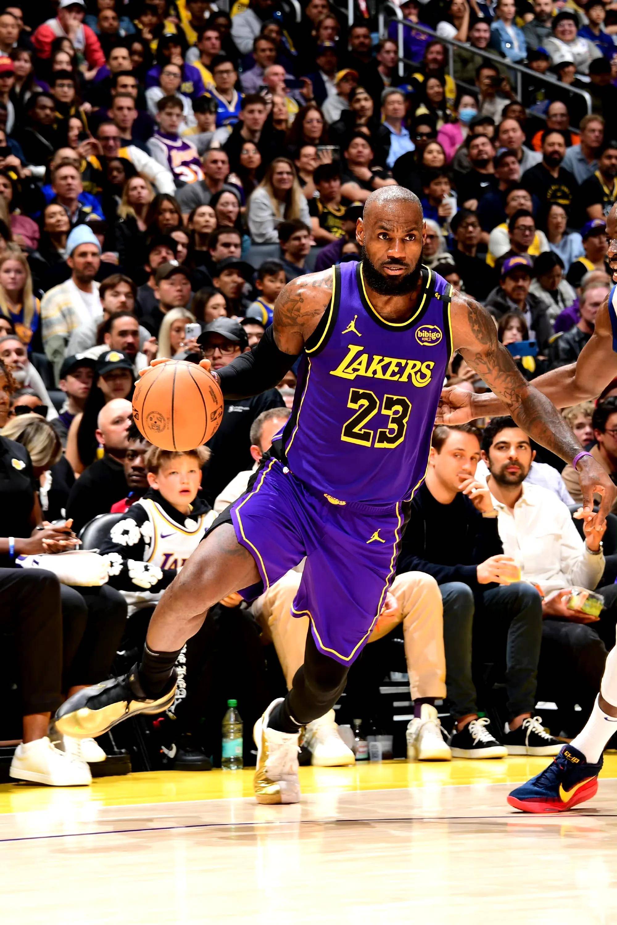 湖人主场惜败，詹姆斯独得35分